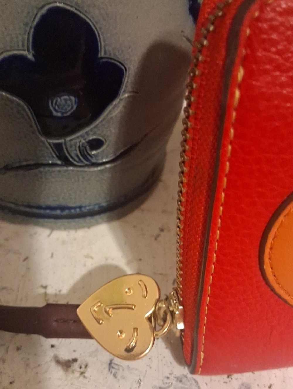 Tory Burch Red Leather Zip Wallet with Orange Heart Appliqué - Picture 2 of 10